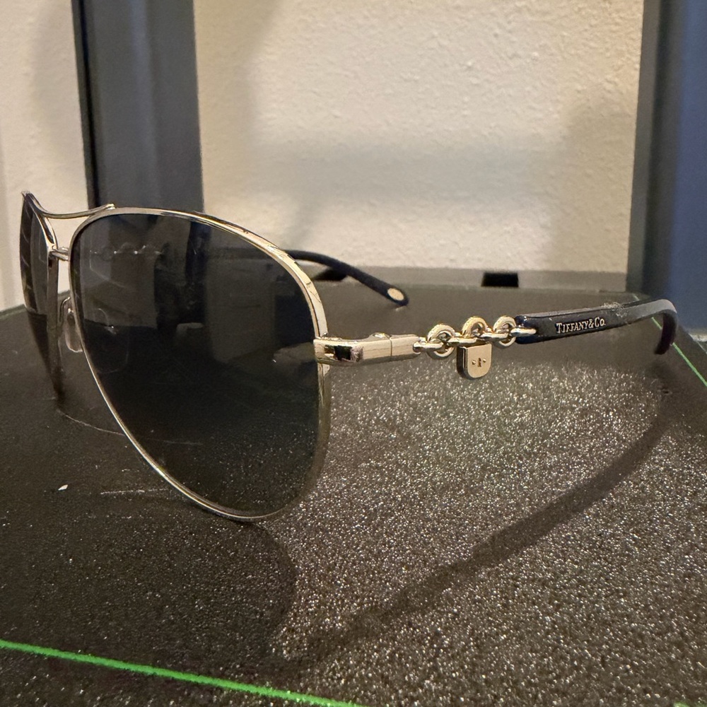 Tiffany & Co. Aviator lock dark blue and Silver Sunglasses
